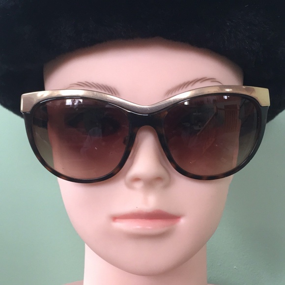 Burberry Sunglasses - Picture 2 of 8